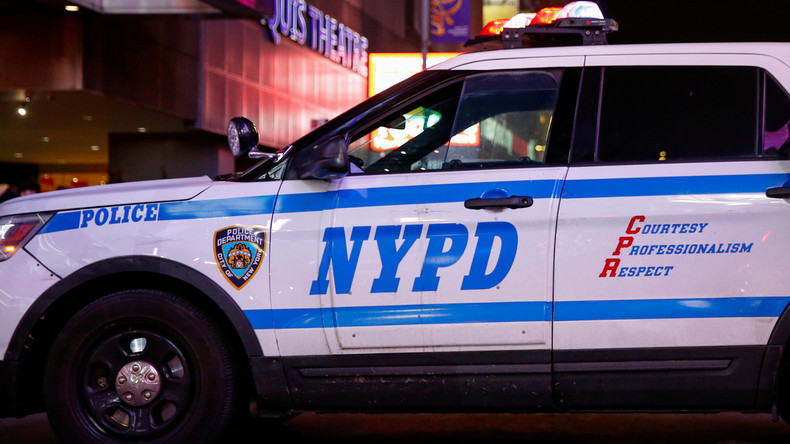 Zum zweiten Mal erwischt? New Yorker Polizist legt Unschuldigen Marihuana ins Auto