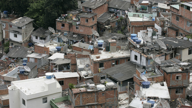 Weil Bolsonaro untätig bleibt: Kriminelle Gangs verhängen Corona-Ausgangssperren in Rios Favelas