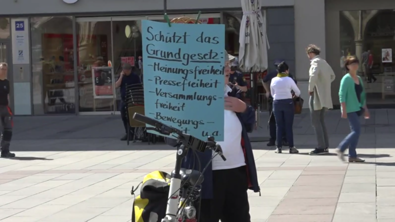 München: Protest gegen "unverhältnismäßige Lockdown-Maßnahmen"