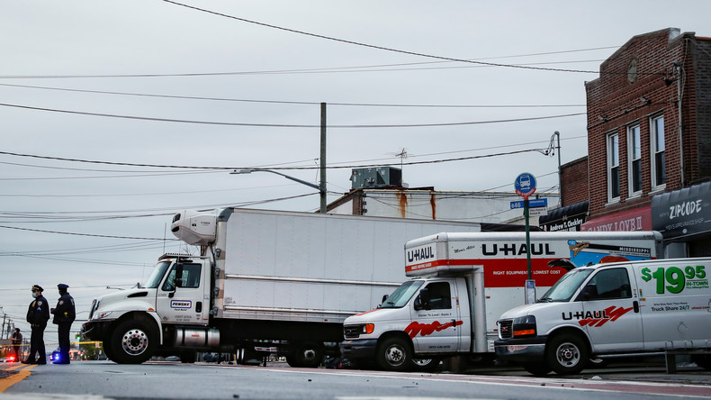 New York: Dutzende Leichen in Lastwagen nahe Bestattungsunternehmen gefunden