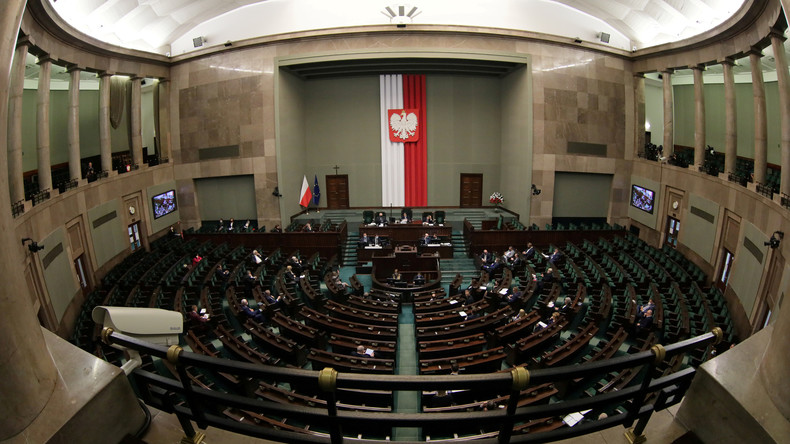 Polen verlegt Präsidentenwahl in letzter Minute – Parlament stimmt über Wahlrecht ab