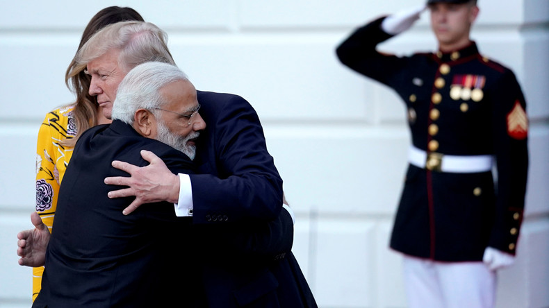 Washington will sich von China abwenden: Indien rollt US-Firmen nun den roten Teppich aus