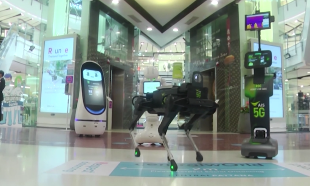 Roboter übernehmen Corona-Einsätze in Einkaufszentrum: "Das wird die neue Normalität"