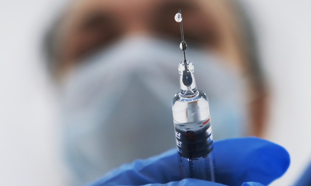 Russland will Bußgelder für Impfverweigerer in einigen Berufsgruppen einführen