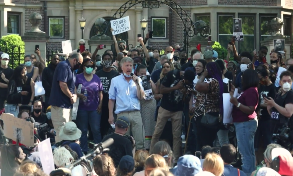 USA: Hunderte fordern vor Gouverneurs-Sitz Verhaftung aller Beamten der George-Floyd-Festnahme