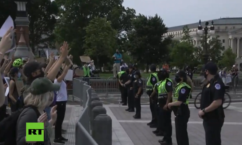 LIVE: "No Justice, No Peace" – Protest gegen Polizeigewalt vor dem Weißen Haus in Washington