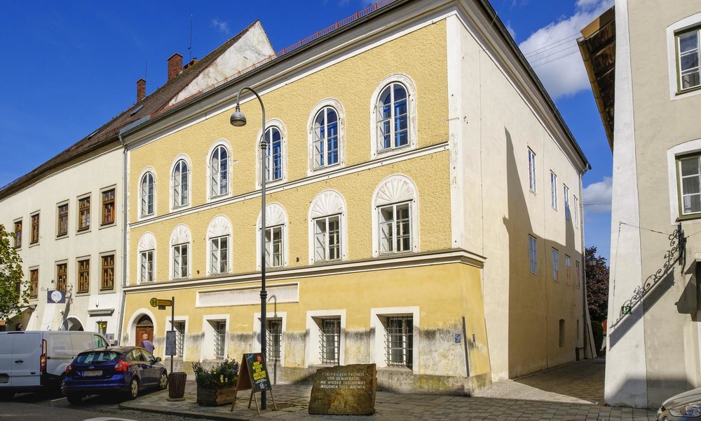 Umbau von Hitlers Geburtshaus zur Polizeistation: Das sagen die Einwohner von Braunau (Video)