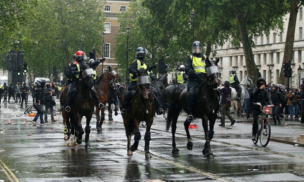 Übergriffe bei Demo gegen Rassismus in London: 14 verletzte Polizisten, über ein Dutzend Festnahmen