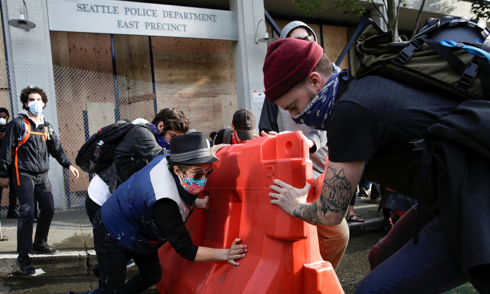 "Autonome Zone" in Seattle: Aktivisten besetzen von "Regimekräften" aufgegebene Polizeistation