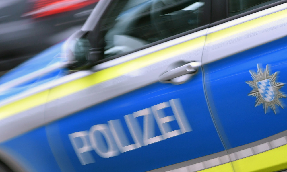 München: Auto fährt in Menschengruppe – Täter weiterhin auf der Flucht