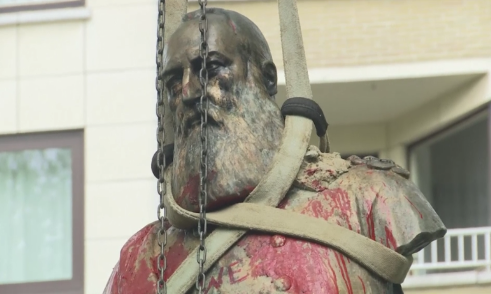 "Nur ein erster Schritt der Entkolonialisierung" - Belgien lässt umstrittene Statue entfernen