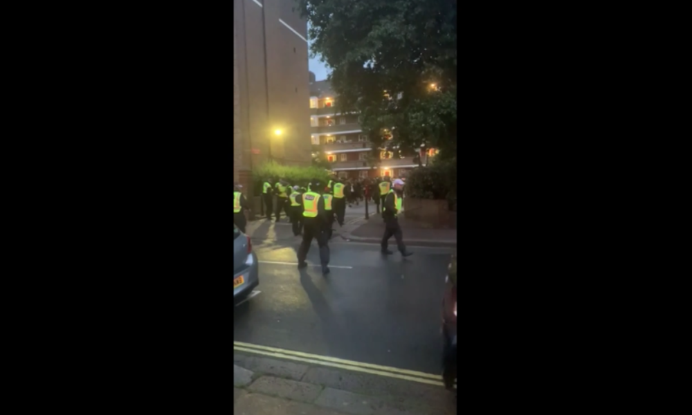 London: Wieder Angriffe auf Beamte, die illegale Party auflösen wollen