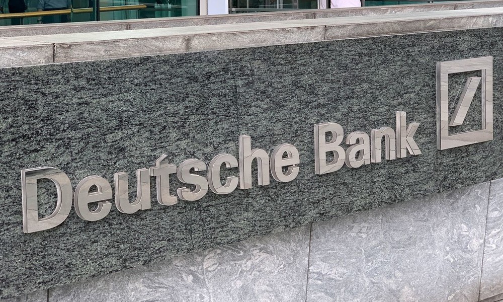 Wegen Geschäften mit Jeffrey Epstein: Deutsche Bank muss Millionenstrafe zahlen