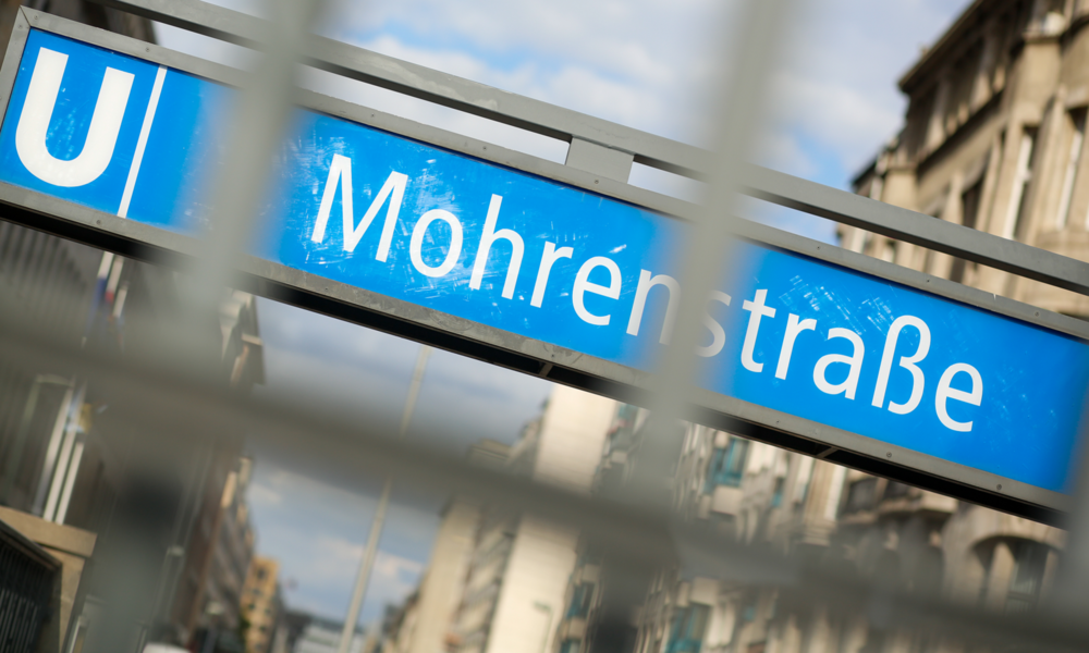 Überflüssig oder überfällig? RT-Straßenumfrage zur Umbenennung des U-Bahnhofs "Mohrenstraße"