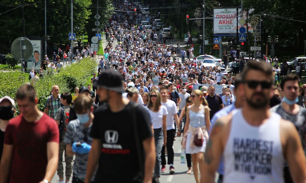 Tausende Menschen protestieren in Chabarowsk gegen Festnahme von Gouverneur Sergei Furgal