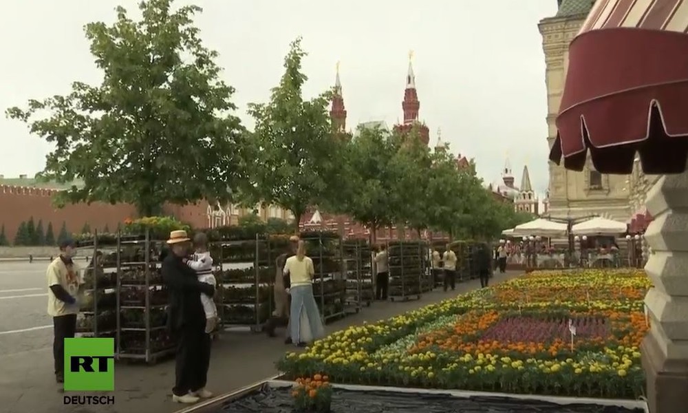 LIVE: Moskau - Blumenfest auf dem Roten Platz