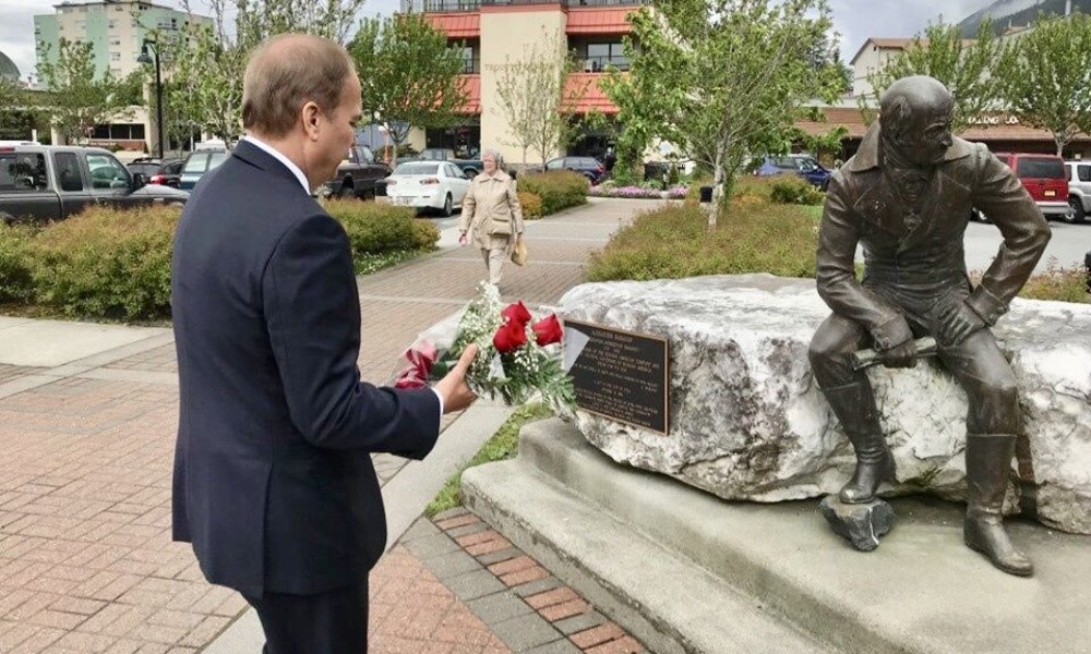 Denkmal für Verwalter der russischen Siedlungen in Amerika soll Stadtzentrum von Sitka verlassen