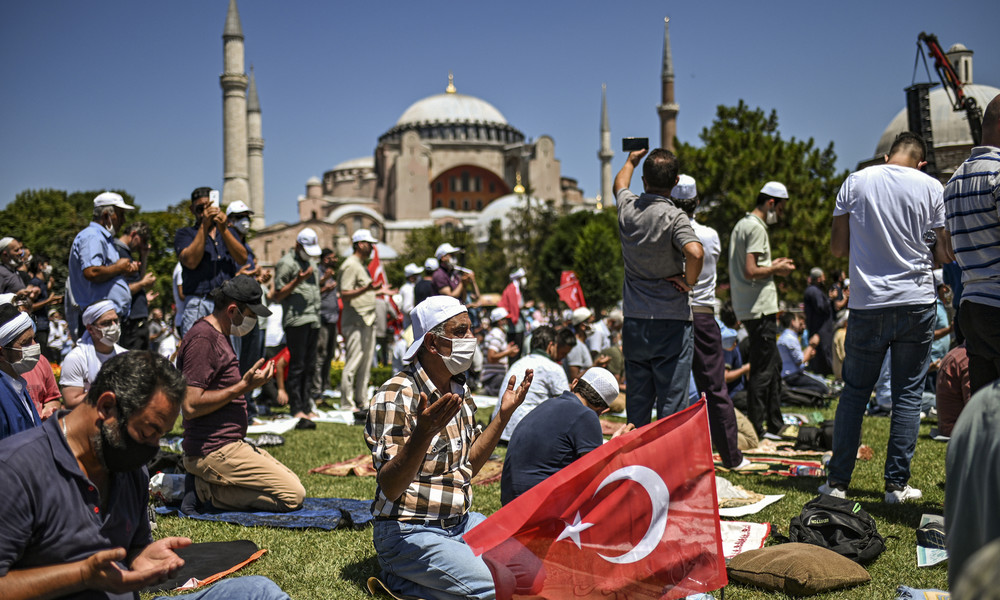 Pro und Contra zur Wiedereröffnung der Hagia Sophia als Moschee