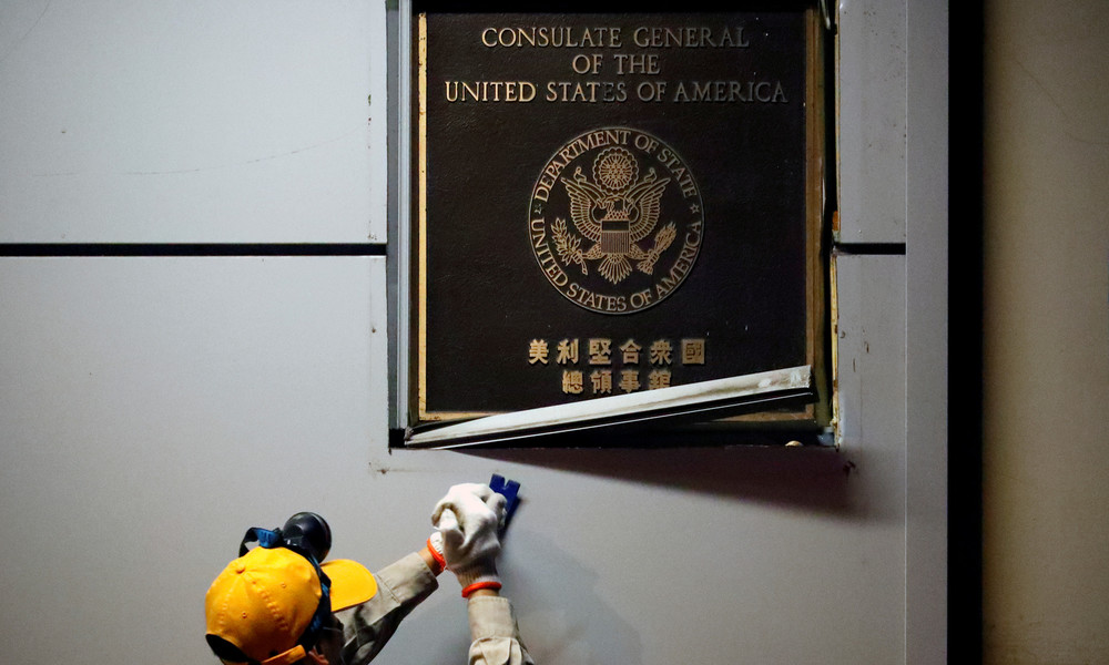 Nach dem Rausschmiss: China übernimmt offiziell US-Konsulat in Chengdu (Videos)
