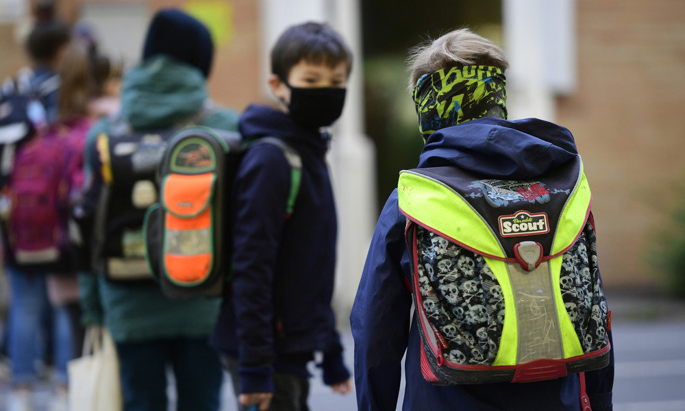 Schulstart in Nordrhein-Westfalen: Maskenpflicht für ältere Kinder auch im Unterricht
