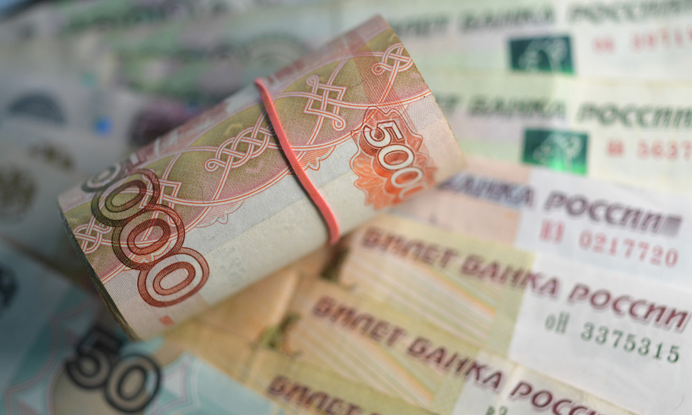 Russland: Bargeldnachfrage fällt nach Aufhebung von Corona-Maßnahmen auf Vorkrisenniveau