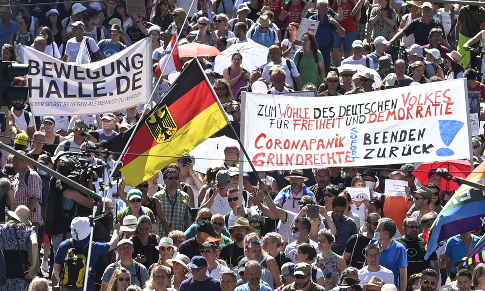 LIVE: Demonstration gegen Regierung und Anti-Corona-Maßnahmen in Hamburg