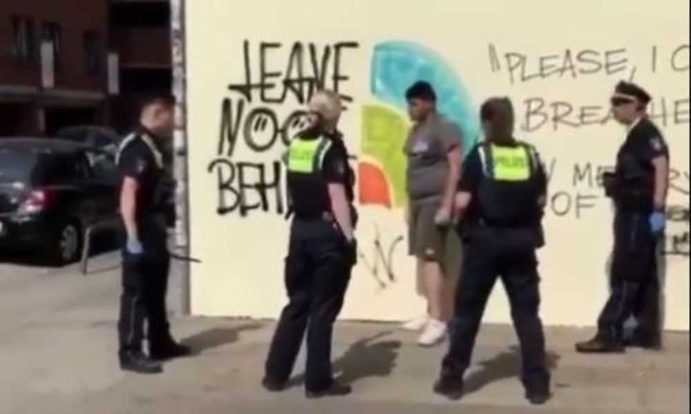 "Rassismus" oder "Stimmungsmache"? Twitter-Videos entfachen Debatte um Polizeigewalt