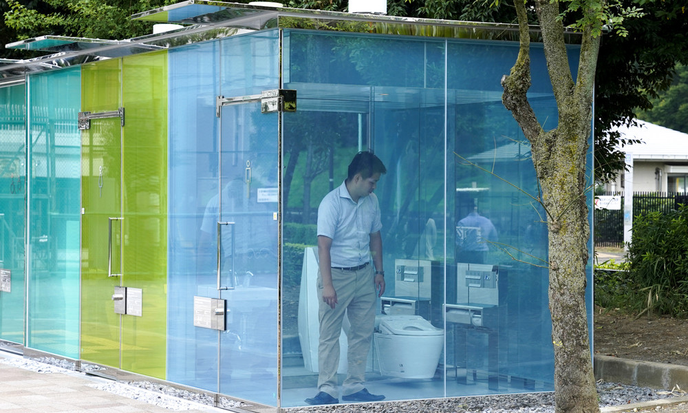 Ich sehe was, was du nicht siehst: Tokio sorgt mit durchsichtigen WC-Anlagen für Verwirrung