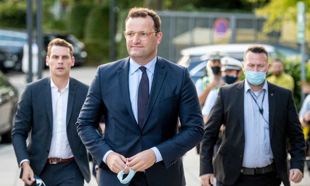 "Massenmörder, hau ab!" – Gesundheitsminister Spahn von Wahlkampfauftritt aus Wuppertal vertrieben