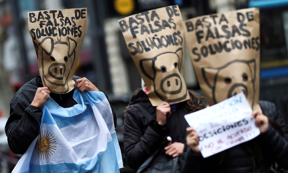 Proteste in Buenos Aires gegen den Schweinehandel mit China (Video)