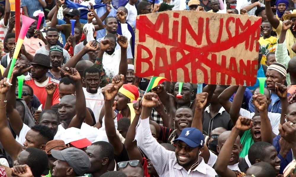 Kramp-Karrenbauer nach Putsch in Mali: "Terrorismus weiterhin eine Bedrohung für uns"