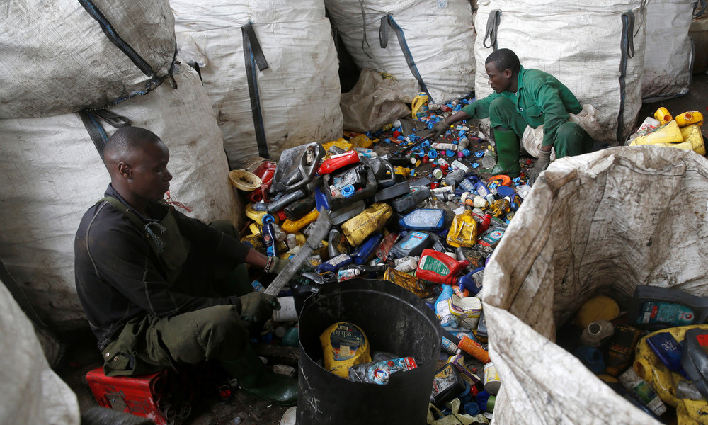 "Wir sind zuversichtlich": US-Chemie- und Ölindustrie will Afrika mit Plastikmüll fluten