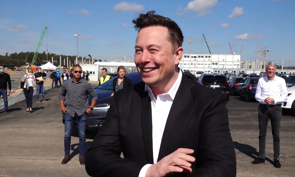 "Deutschland rocks!" – Elon Musk besucht seine Gigafabrik (Video)