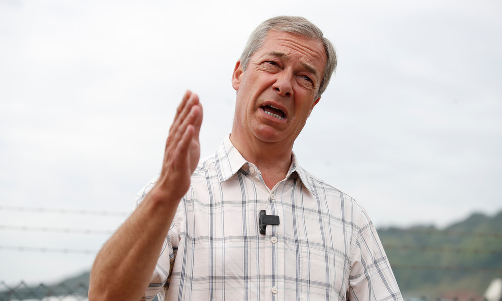 Farage droht mit Wiederbelebung von Brexit-Partei falls London bei Krisengesprächen mit EU nachgibt
