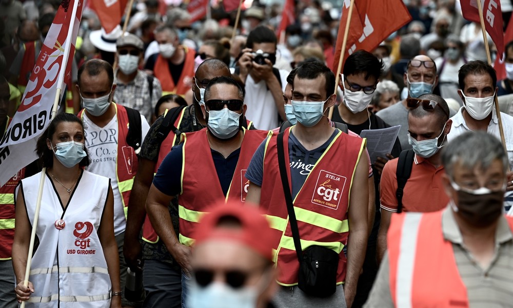 LIVE: Paris – Gewerkschaften demonstrieren gegen Corona-Hilfsplan der französischen Regierung