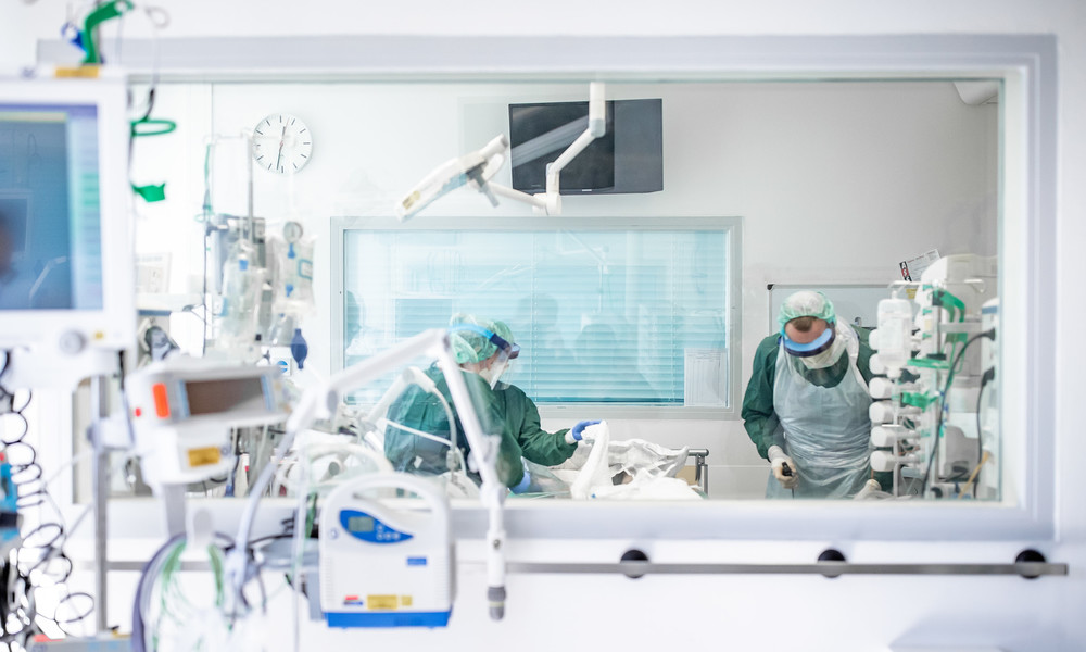 Medienbericht: Deutsche Krankenhäuser verringern Intensivbetten für COVID-19-Patienten