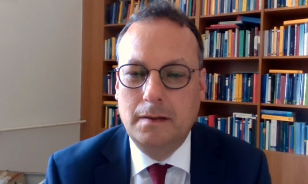 "Rechtshilfe setzt ein Strafverfahren voraus" – Prof. Dr. Martin Heger zum Fall Nawalny (Video)
