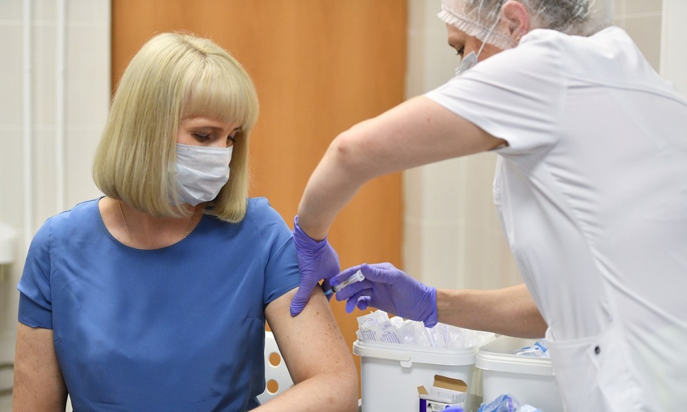 Russische Gesundheitsbehörde erlaubt Tests eines dritten Corona-Impfstoffkandidaten an Menschen