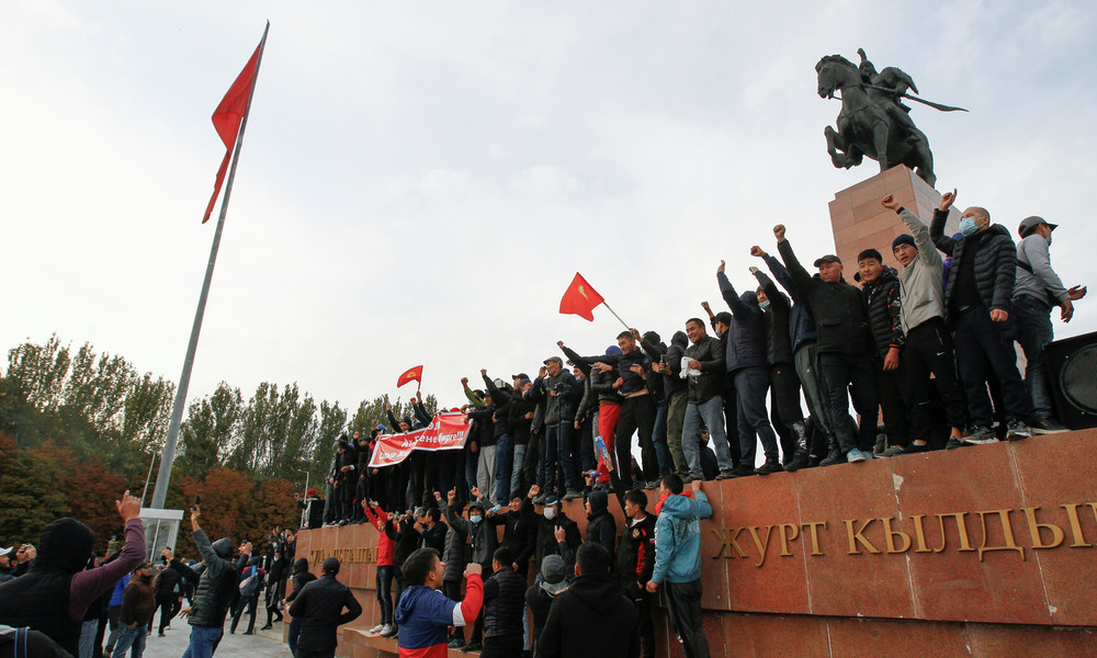 Proteste in Kirgisistan: Schüsse bei Demonstration in Bischkek – Präsident verhängt Ausnahmezustand