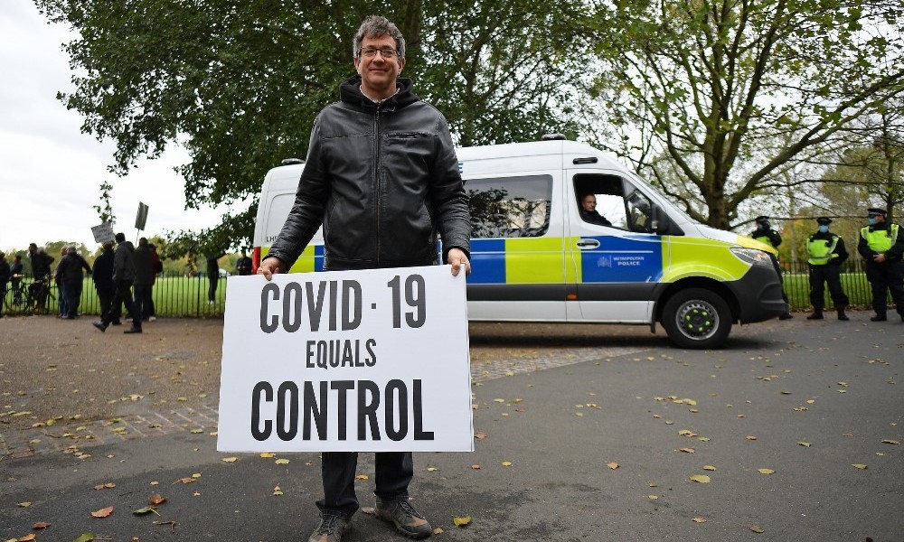 LIVE: Proteste gegen die Corona-Maßnahmen in London