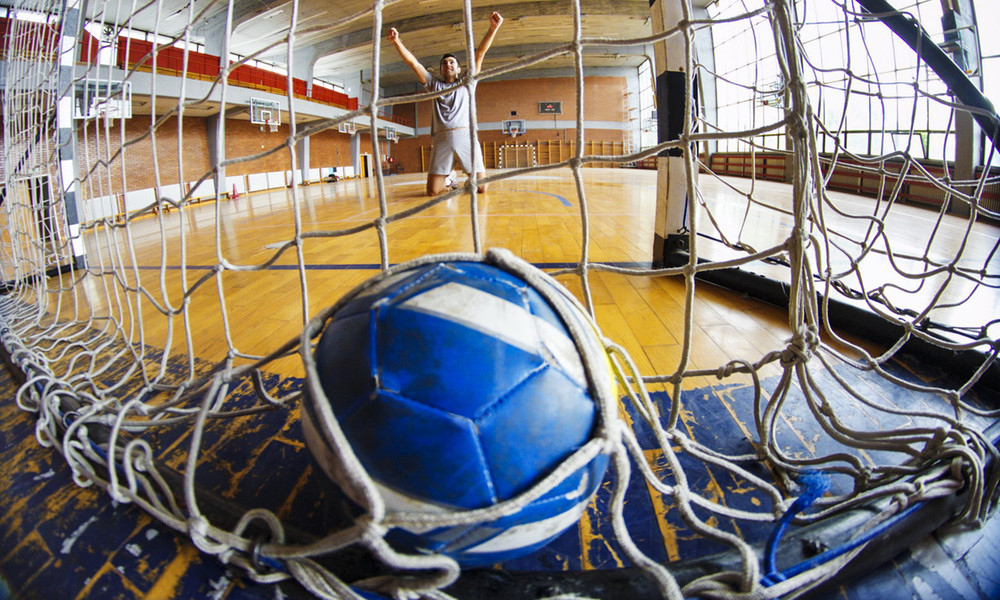 Spanien: Handballer und Schiedsrichter müssen Mund-Nasen-Schutz bei Ligaspiel tragen