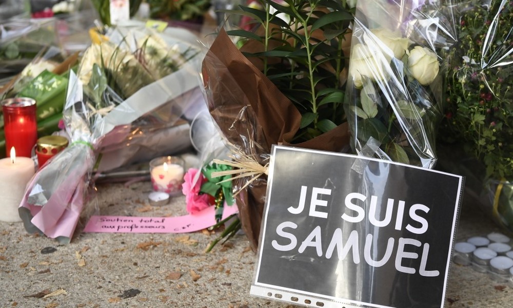 Paris: Bevölkerung trauert um ermordeten Lehrer (Video)