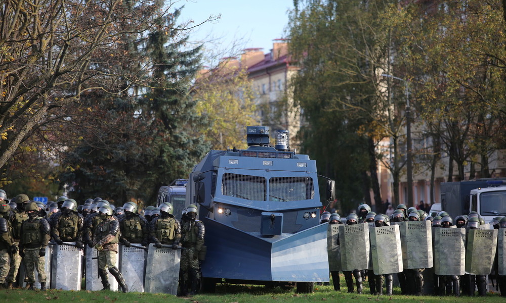 Protestmarsch in Belarus – Polizei gibt Warnschüsse in Luft ab