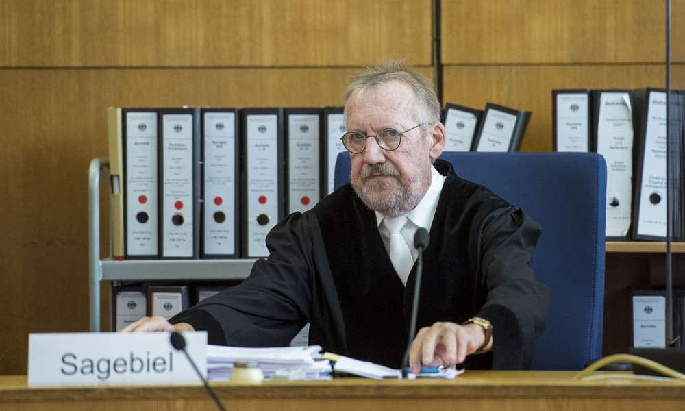 "Nichts Genaues weiß man nicht": Experten sagen im Lübcke-Prozess aus – Professor kritisiert Richter