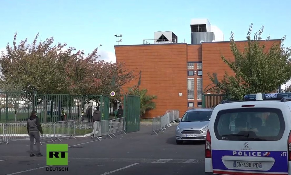 Moschee bei Paris organisiert Gebet in Gedenken an den ermordeten Lehrer Samuel Paty