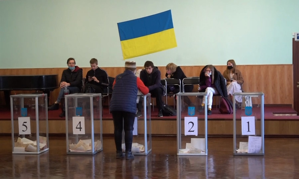 Politologe Wladimir Sergijenko über politische Lage in der Ukraine: "Selenskij hat versagt!"