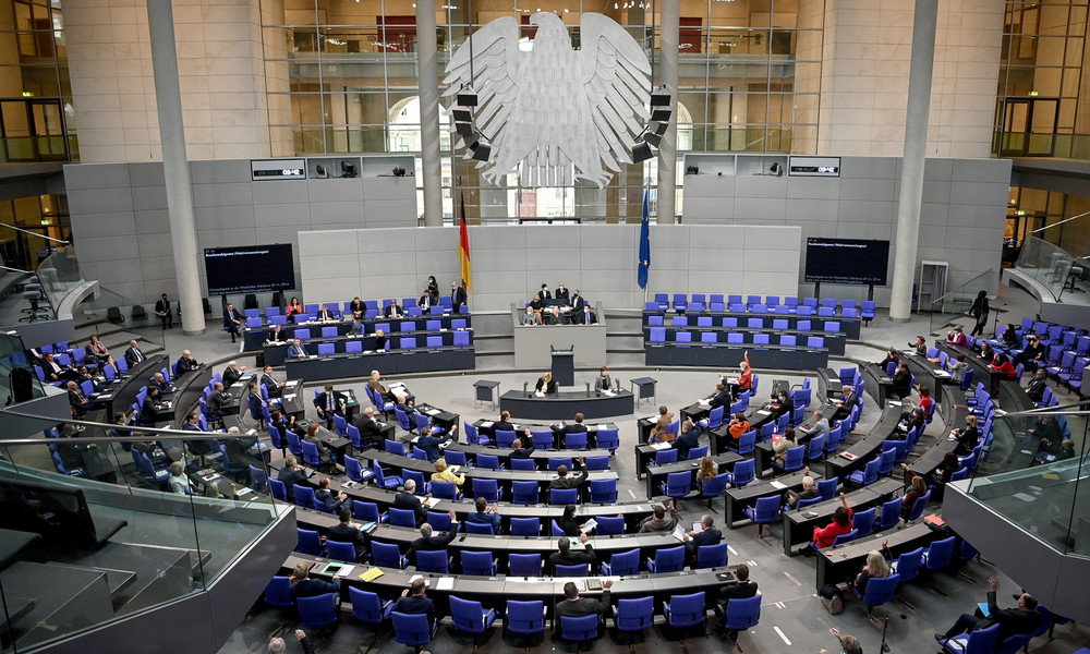 LIVE: 185. Sitzung des Deutschen Bundestags – Wirtschaftsminister Altmaier steht Rede und Antwort
