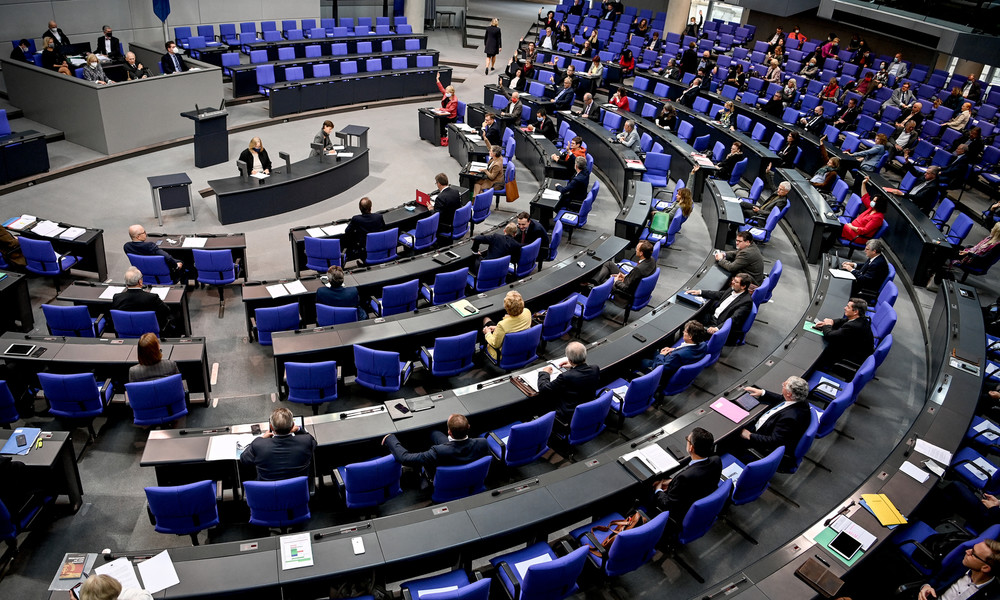 LIVE: 185. Sitzung des Bundestags – Kriegsverbrechen, Menschenrechte, feministische Außenpolitik