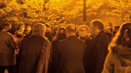 Reaktionen auf brutalen Mord an Lehrer in Frankreich