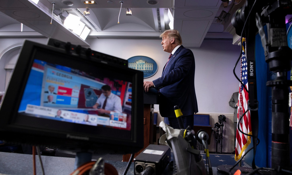 "Unparteiischer" Journalismus? – US-Sender beschneiden Trumps Rede zu Wahlbetrug und zünden Debatte